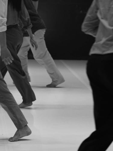 Walking dancers