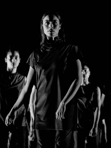 Photo de danseurs sur scène 