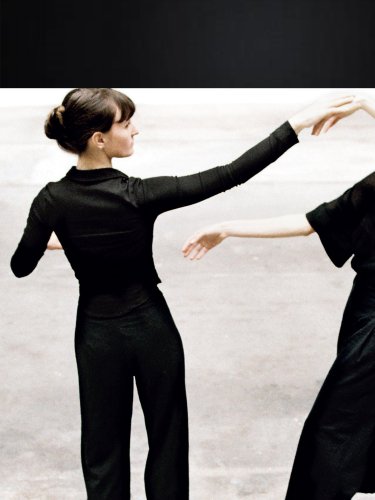 deux danseuses & une batterie