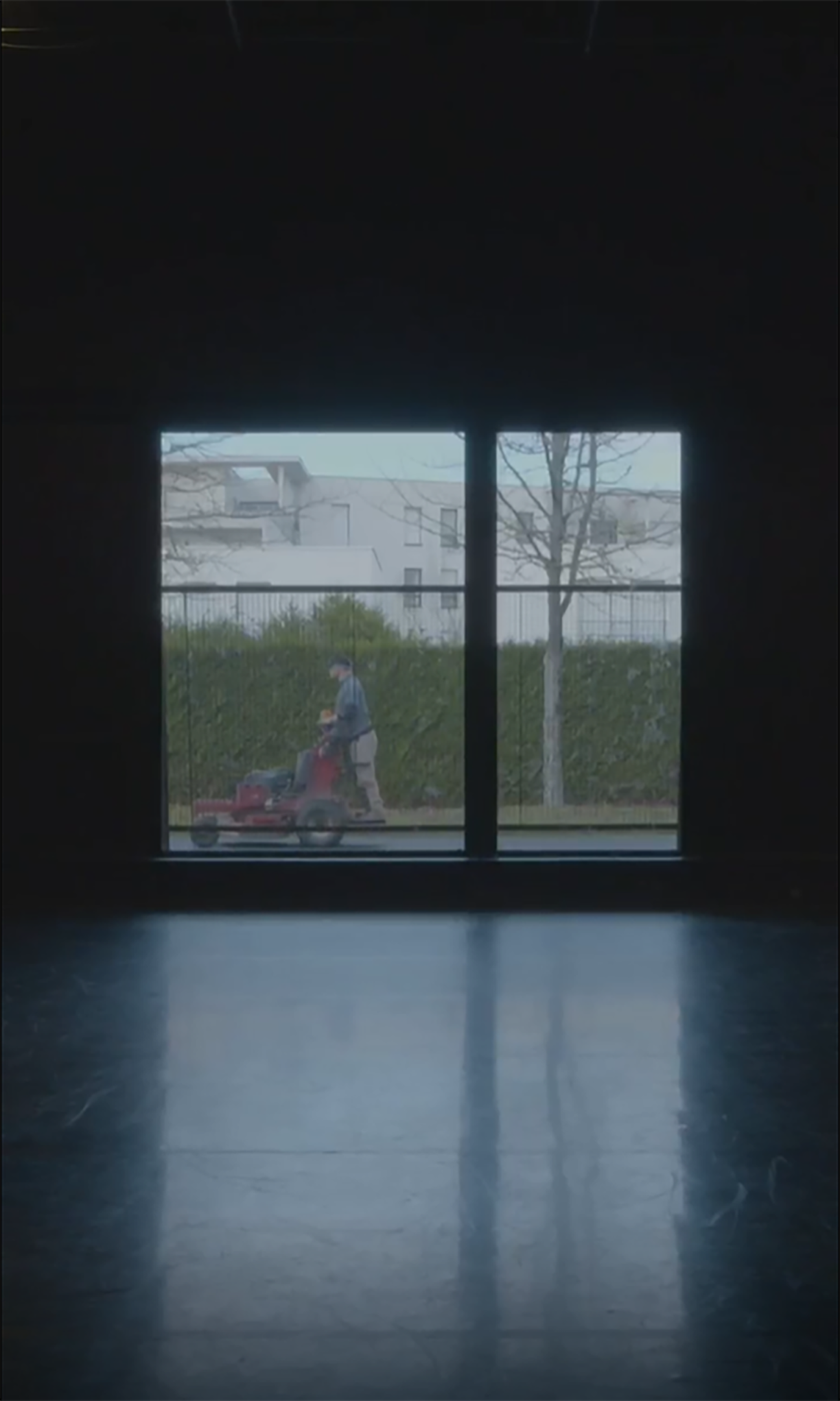 vue sur l'extérieur depuis baie vitrée 